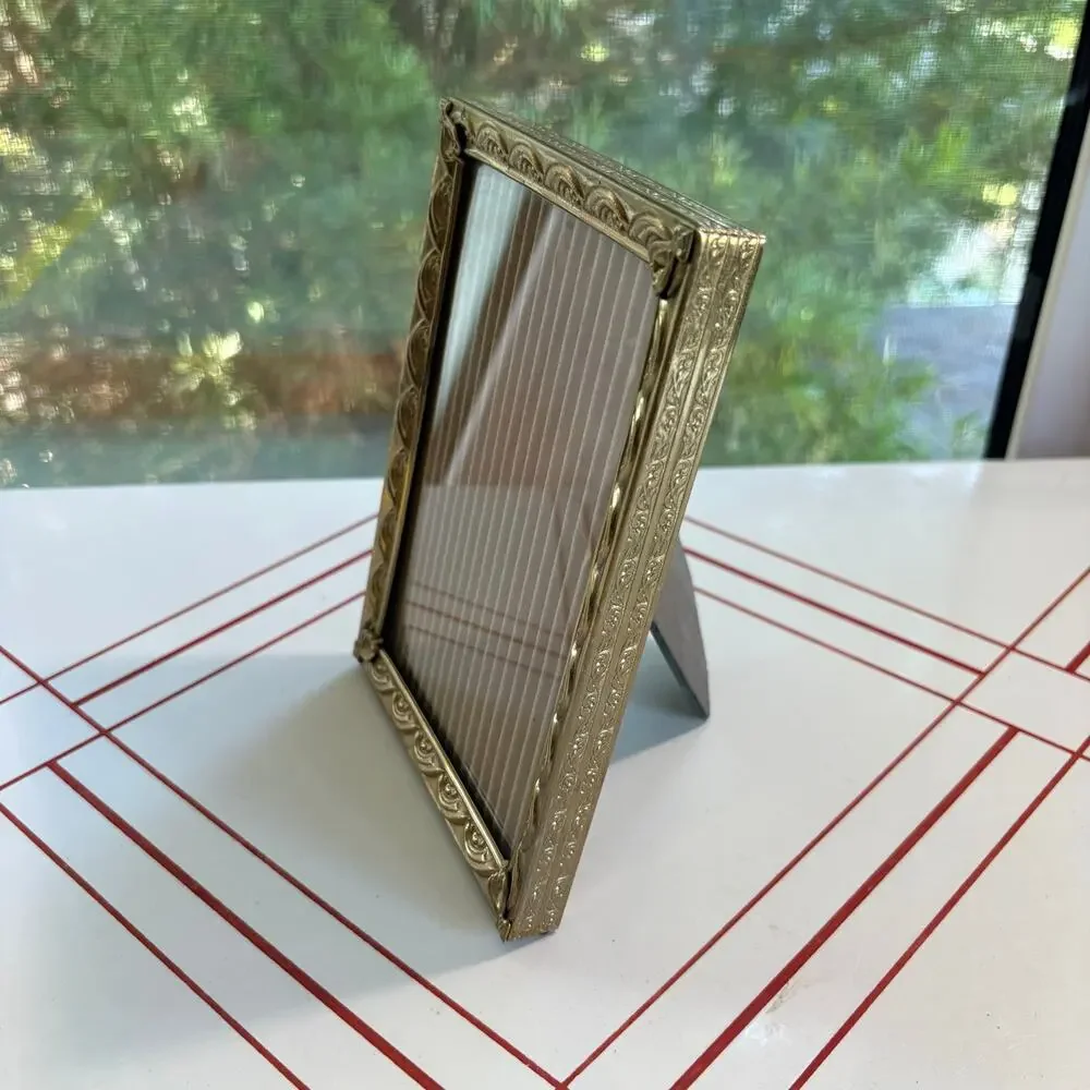 Vintage Gold Tone 5x7 Picture Frame Ornate Floral Tabletop Photo Frame.